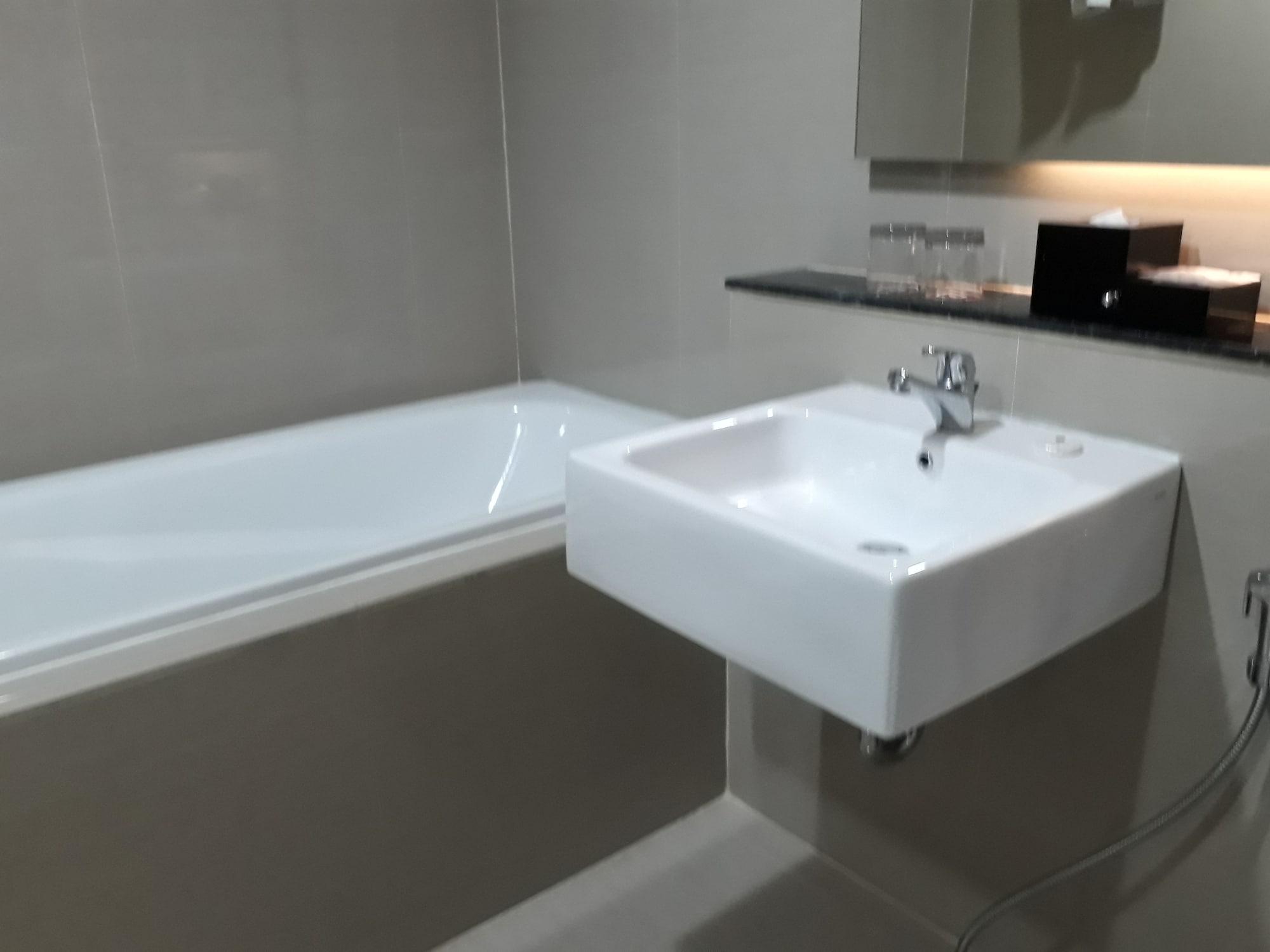 Demelia Hotel Макасар Экстерьер фото