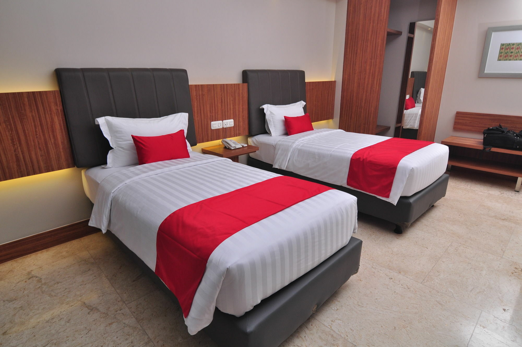 Demelia Hotel Макасар Экстерьер фото